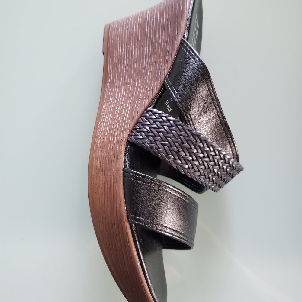 Shoes - Picture 4 of 5